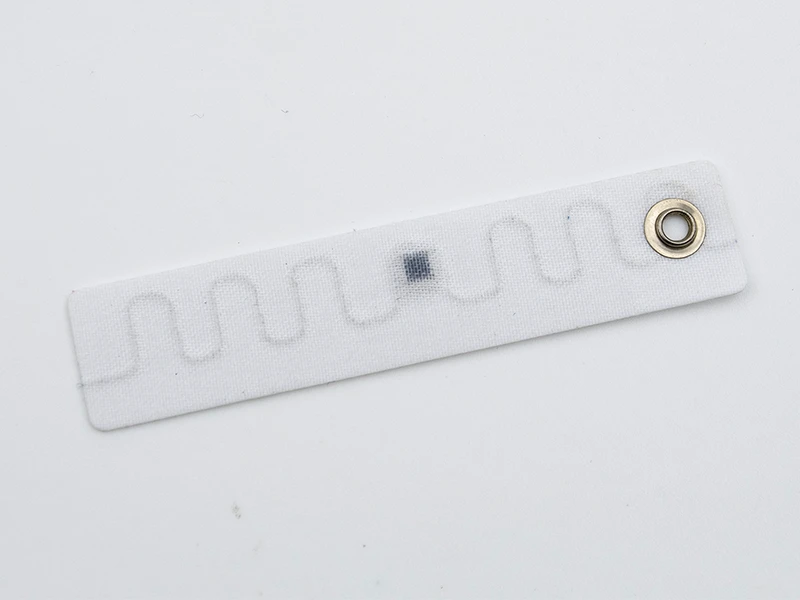 70*15mm U9XE UHF Laundry Tag 