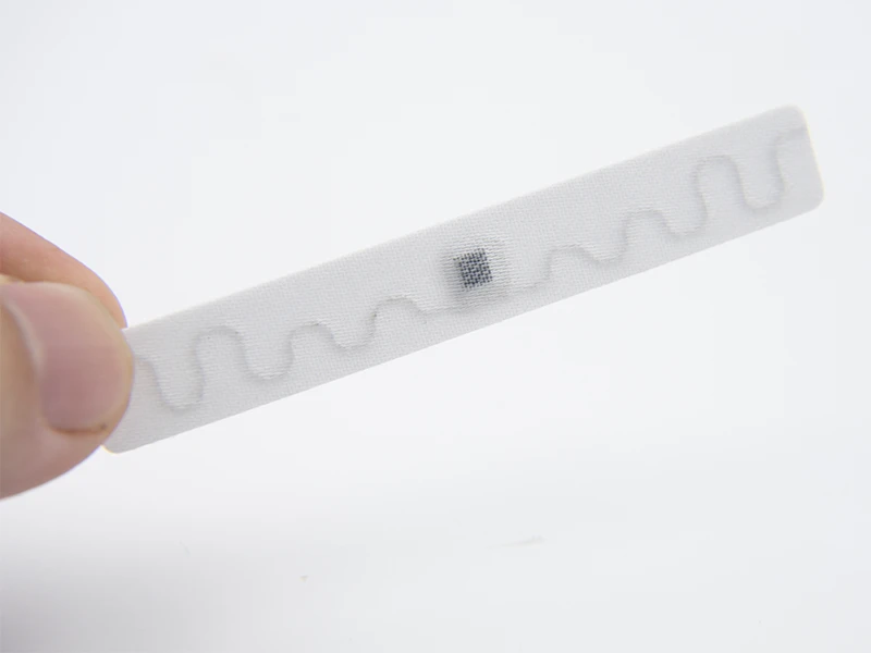 70*10mm U9XE UHF Laundry Tag 