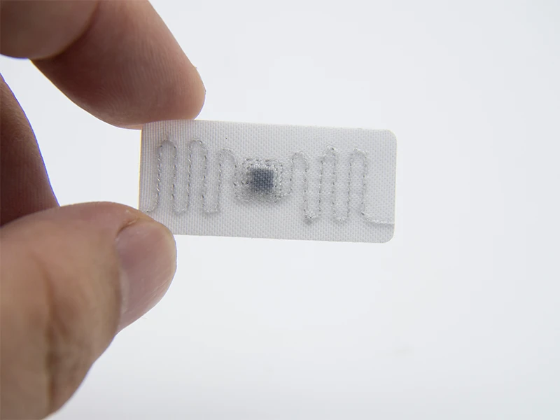35*15mm U9XE UHF Laundry Tag 