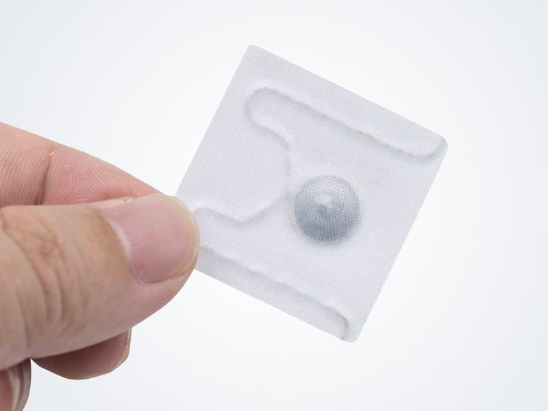 35*35mm Qstar-6S HF+UHF Laundry Tag 